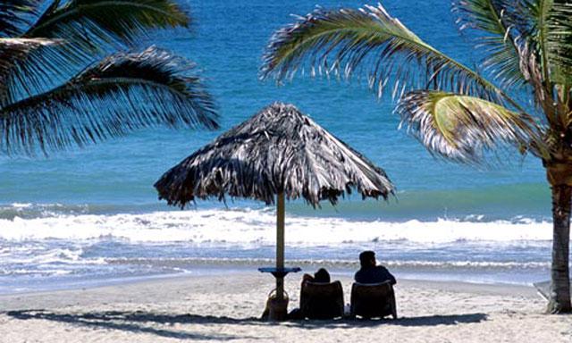 Tumbes: Beach  / Piura Vichayito Bungalows y Tents 3 Days / 2 Nights